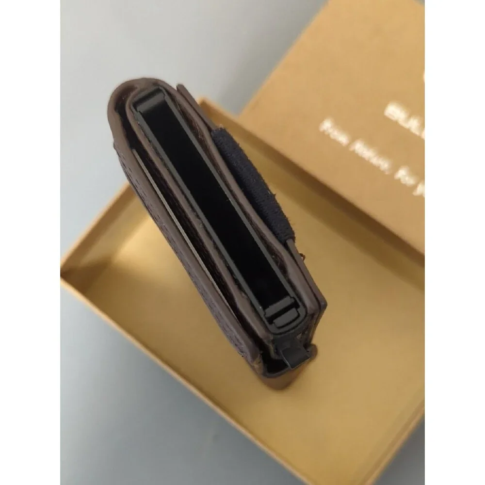 Unbranded brown card
